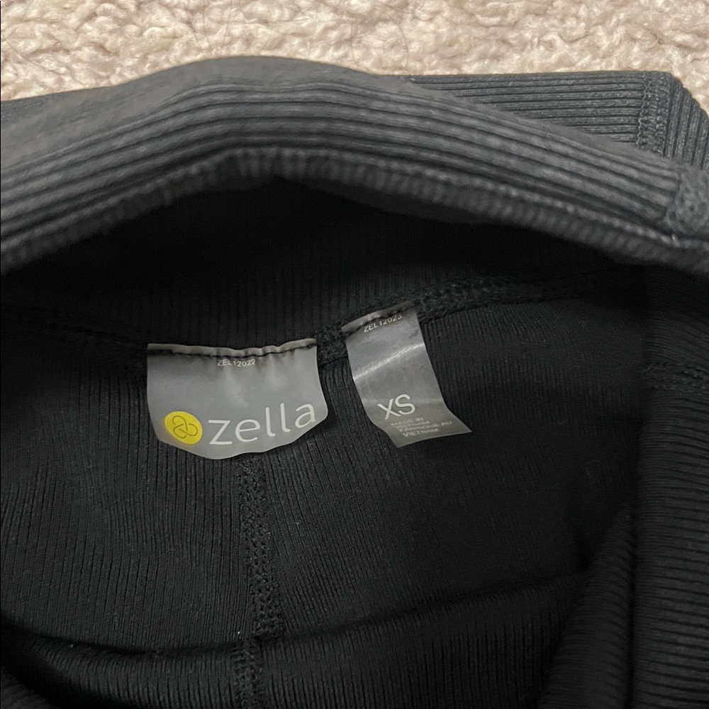 Zella - Picture 2 of 2
